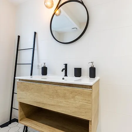 L Auguste Cosy Avec Terrasse Superbe Situation * ロワイヤン